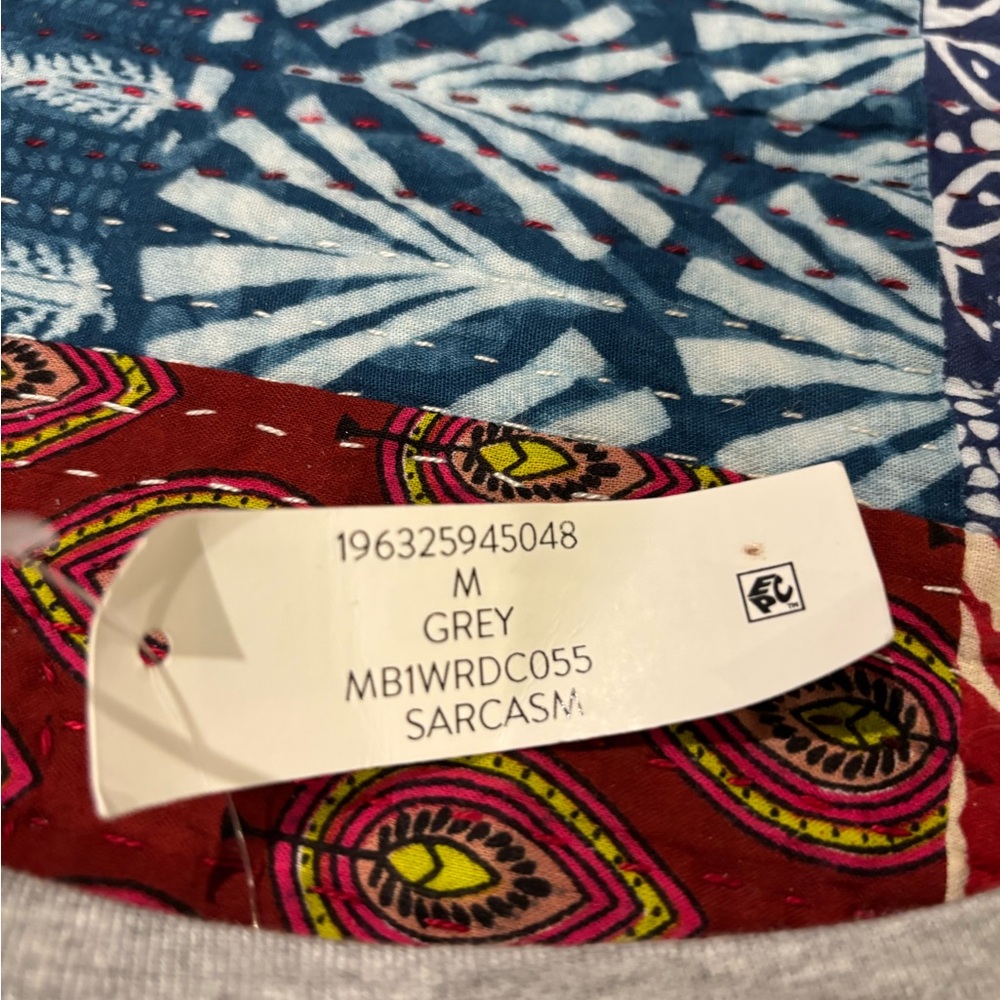 GIFT FOR YOUR GRAD - Gray Periodic Table Graphic T-Shirt - Picture 3 of 5